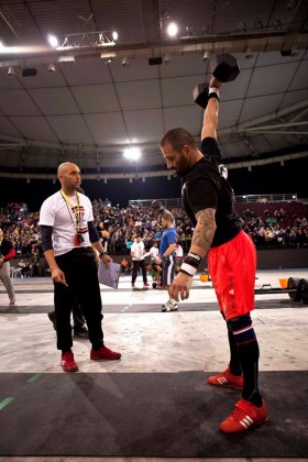 dumbells push press-markou