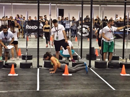fitness-women-cross-battle