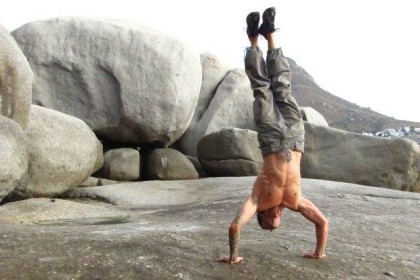 hand stand push ups